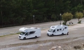 Καλοκαίρι με Αυτοκινούμενο: Η Απόλυτη Ελευθερία στους Ελληνικούς Δρόμους Ξεκινά από τη Σωστή Μπαταρία.
