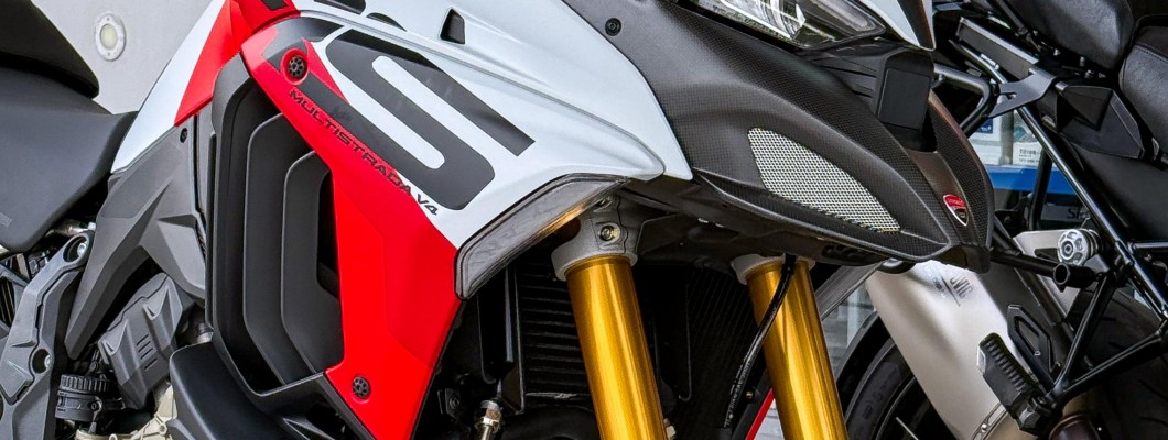 Ducati Multistrada V4 x CTEK x PALBATT