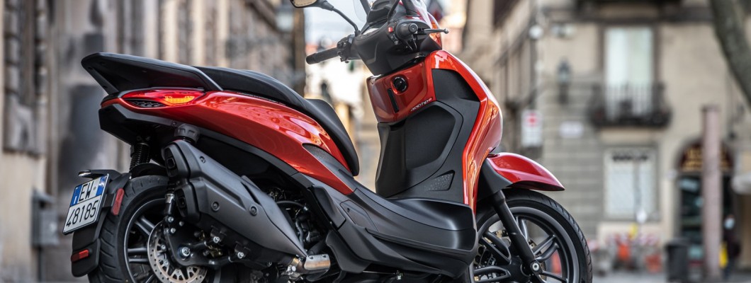 Καλοκαίρι & Σκούτερ: Η σωστή μπαταρία για σίγουρες εκκινήσεις και ξέγνοιαστες διαδρομές. Καλοκαίρι & Σκούτερ: Η σωστή μπαταρία για σίγουρες εκκινήσεις και ξέγνοιαστες διαδρομές.