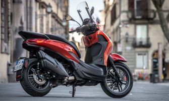 Καλοκαίρι & Σκούτερ: Η σωστή μπαταρία για σίγουρες εκκινήσεις και ξέγνοιαστες διαδρομές.